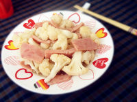家常菜火腿炒菜花
