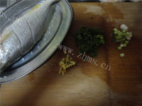 美味的糖醋黄花鱼做法图解1)