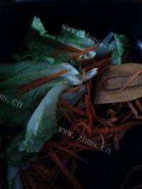 色泽鲜亮的蔬菜鸡蛋卷做法图解3)