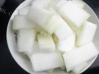 家常菜冬瓜肉丸汤做法图解2)