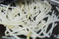 美味香辣酸爽螺蛳煲做法图解6)