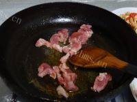 家常菜花菜炒肉片做法图解5)