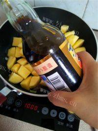 简单土豆焖饭做法图解6)