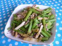 营养丰富的芹菜肉丝