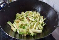 家常菜南瓜炒肉