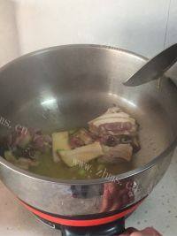 好吃的豆角炖土豆做法图解4)