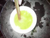 营养丰富的西红柿蛋花汤做法图解4)