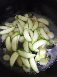 美味的丝瓜鱼丸汤