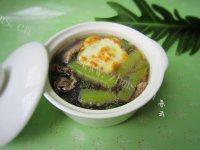营养丰富的紫菜丝瓜瘦肉汤