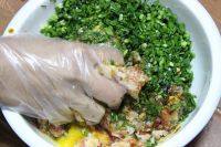 自己做的猪肉韭菜饺子做法图解9)