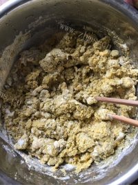 好吃的电饼铛做贴饼子做法图解2)
