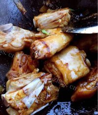 香香的黄豆炖猪蹄做法图解6)