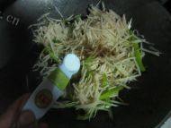 色香味具全的尖椒土豆丝做法图解8)