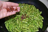家常菜麻辣毛豆做法图解4)