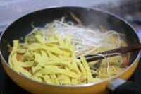 美味的三丝炒面做法图解10)