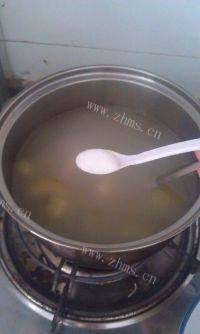 家常菜苦瓜黄豆排骨汤