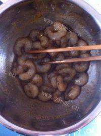 夜宵烤虾仁串做法图解2)