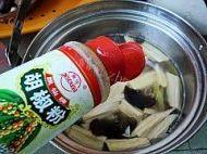 滋补的芋头排骨汤做法图解16)