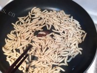好吃的炒竹虫做法图解4)