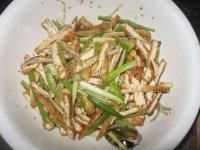 四溢的凉拌豆腐丝