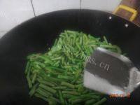 家常菜苦瓜炒豆角做法图解6)