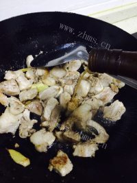 好吃的梅干菜烧肉做法图解7)