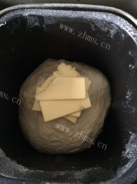 自制西瓜吐司做法图解2)