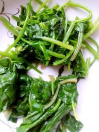 美味的菠菜豆腐汤做法图解1)
