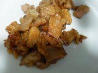 常吃不腻的土豆丝炒肉做法图解5)