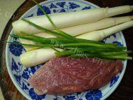 飘香的茭白炒肉片做法图解1)