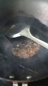 家常菜红烧肉炖土豆做法图解4)