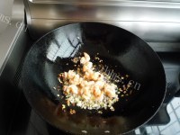 家常菜秋葵炒虾仁做法图解4)