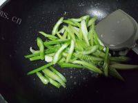 简单的素炒芹菜做法图解4)