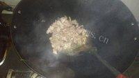 家常菜荷兰豆炒肉丝做法图解3)