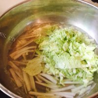 鲜美可口的鸡蛋面做法图解7)