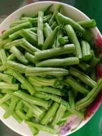 独特的干煸豆角做法图解1)