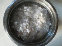 妈妈教我做雪耳木瓜羹做法图解1)