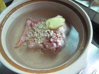 冬瓜薏米猪骨汤的做法图解三