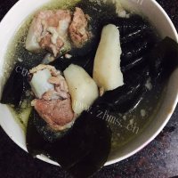 营养海带山药排骨汤做法图解5)