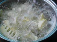 美味的油焖春笋做法图解3)