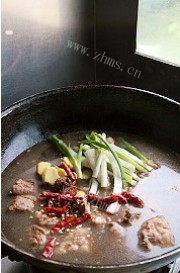 秘制烧排骨做法图解4)