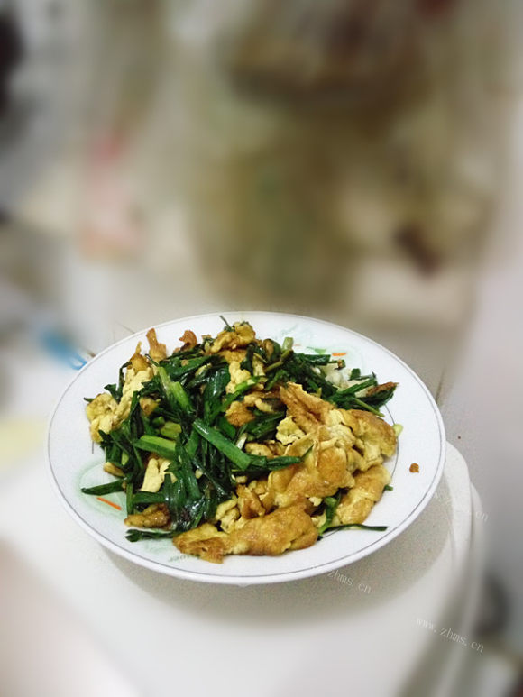 色泽鲜亮的韭菜炒蛋