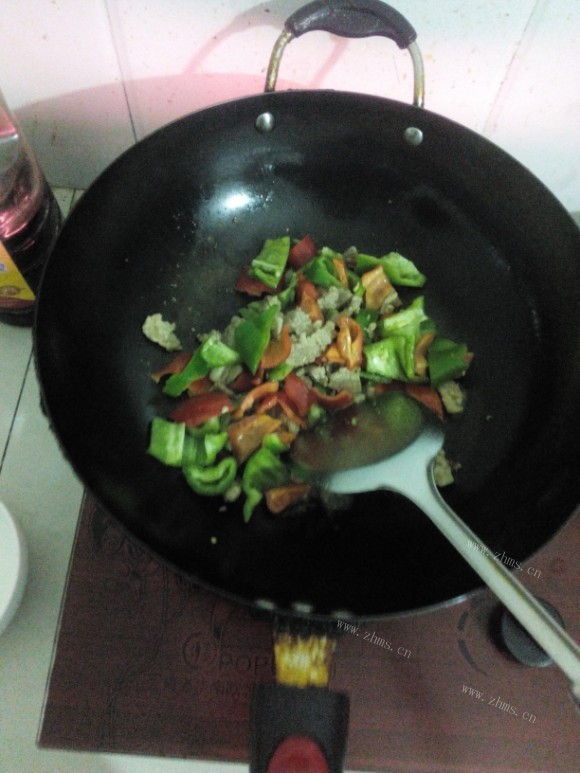 美味营养的辣椒炒肉