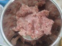 简单的芹菜鲜肉水饺做法图解1)