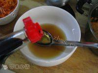 美味的糖醋肉丸做法图解6)