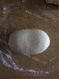 自制酸菜馅水饺做法图解4)