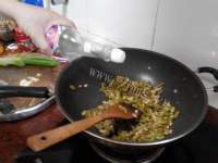 家常菜肉末炒酸豆角