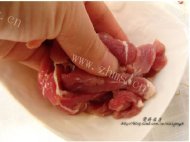 菠萝滑牛肉做法图解5)