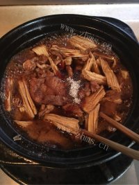 营养砂锅猪肉煲做法图解8)