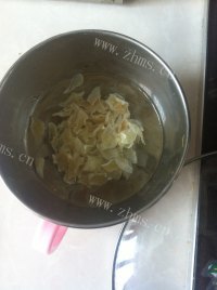 美味的百合绿豆汤做法图解4)